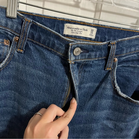 Abercrombie & Fitch ‘90s Straight Ultra High Rise Jeans 30 Inches 10 Long - Picture 2 of 7
